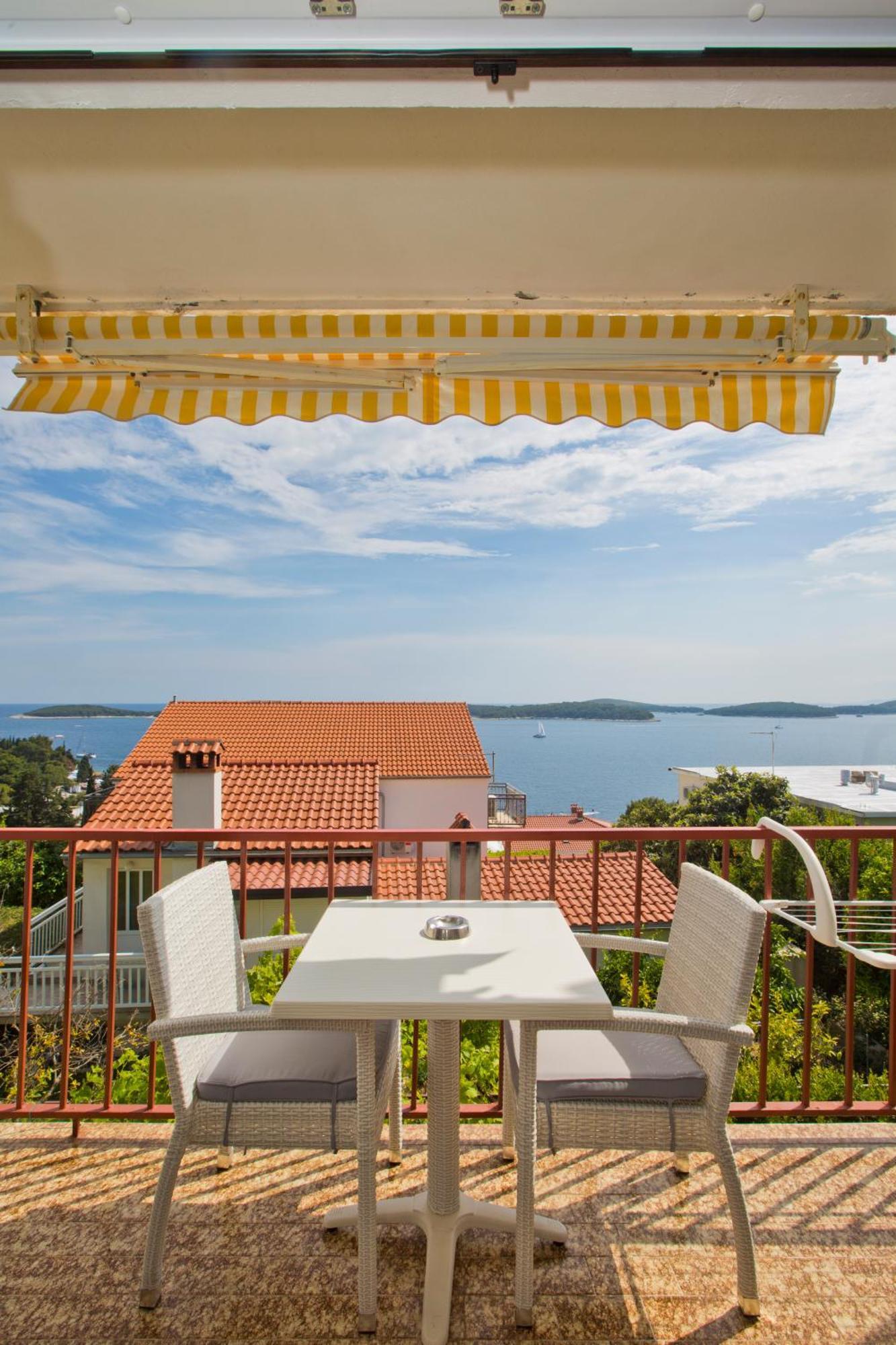 Apartments Vucetic Hvar Town Bagian luar foto