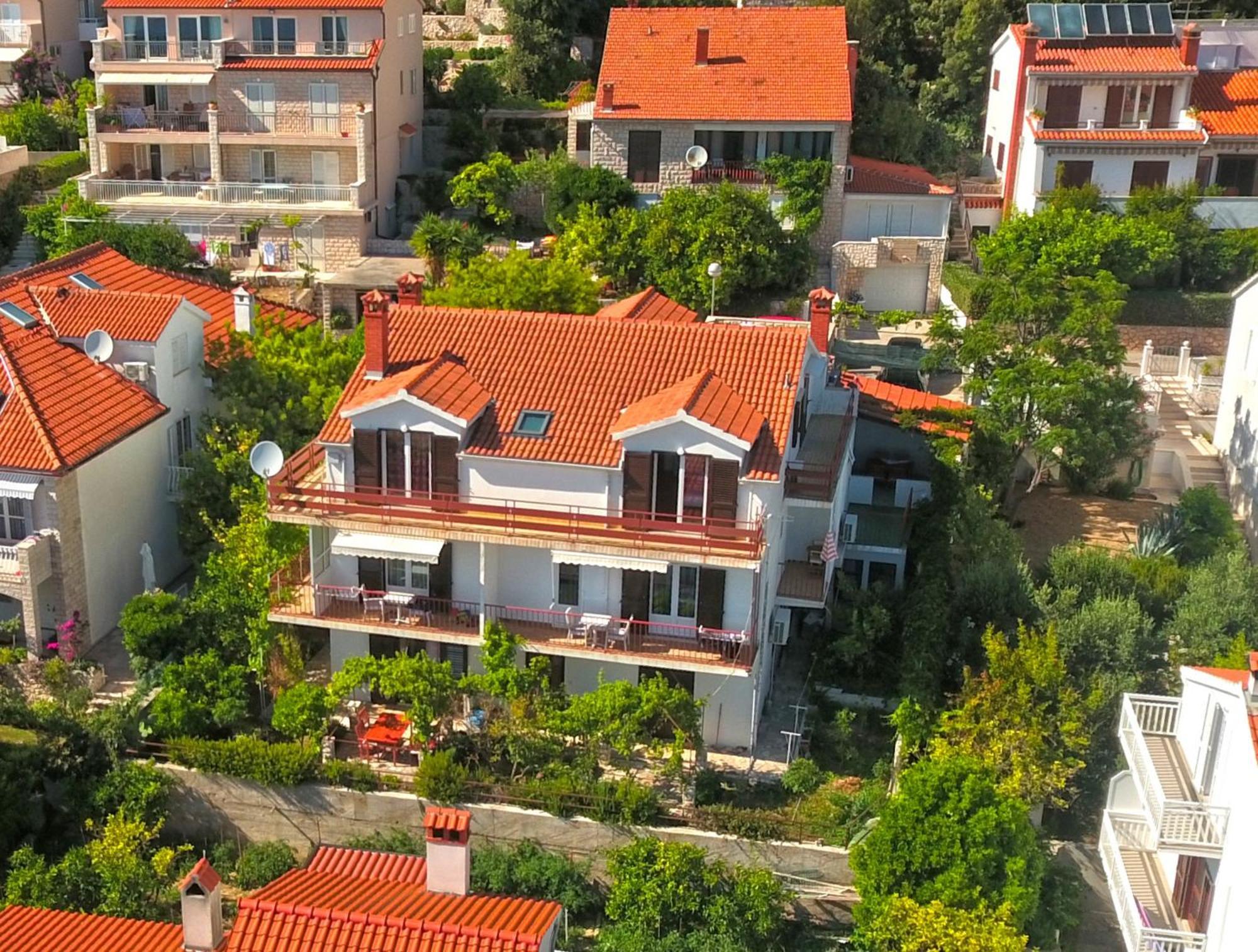 Apartments Vucetic Hvar Town Bagian luar foto