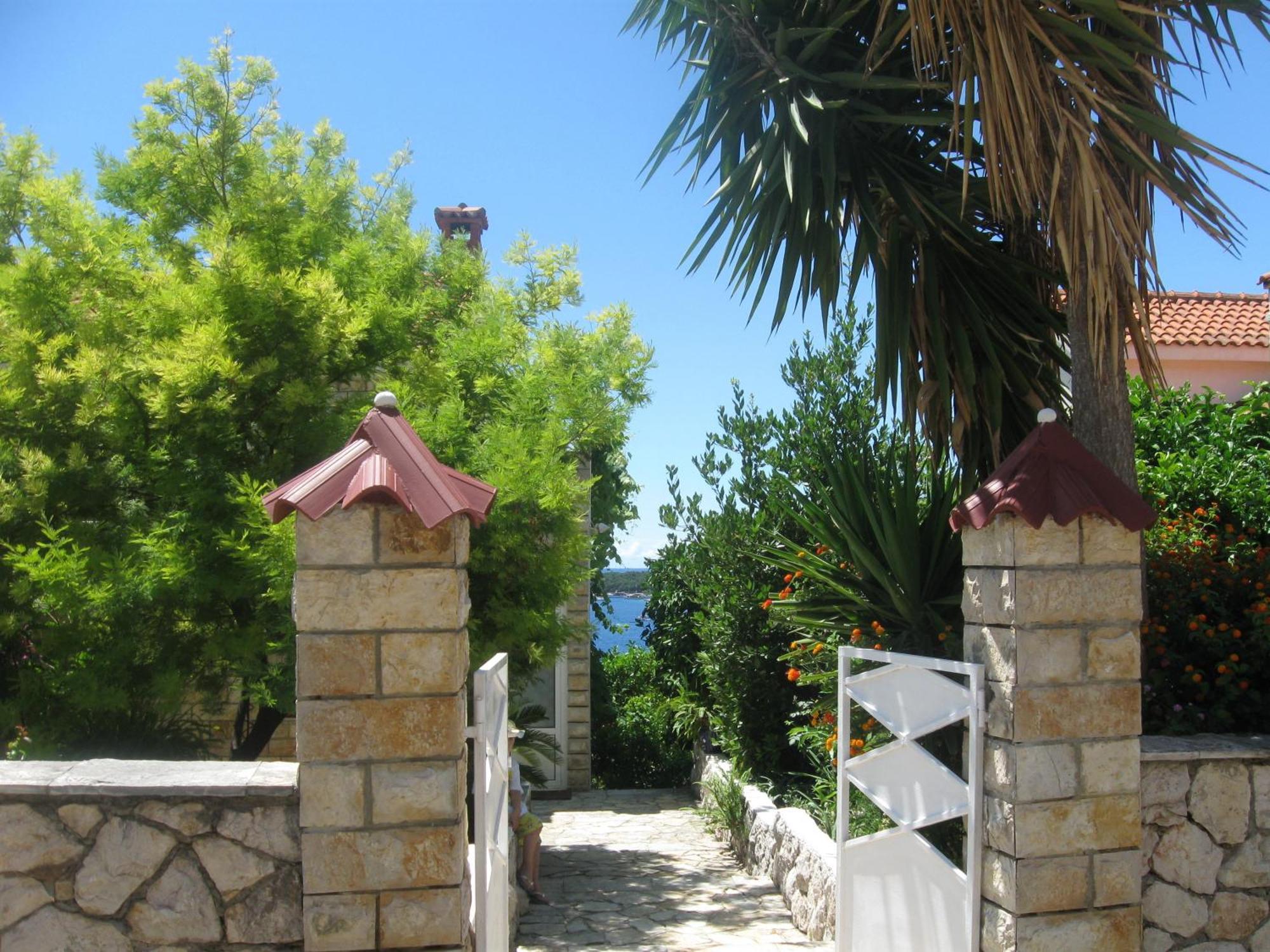 Apartments Vucetic Hvar Town Bagian luar foto