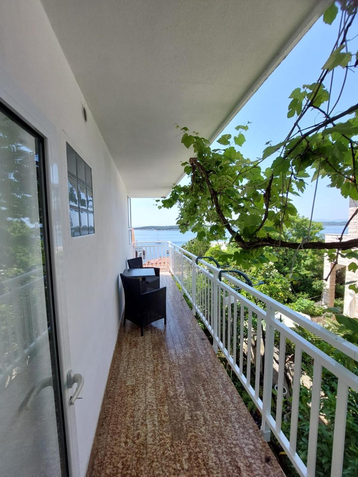 Apartments Vucetic Hvar Town Bagian luar foto