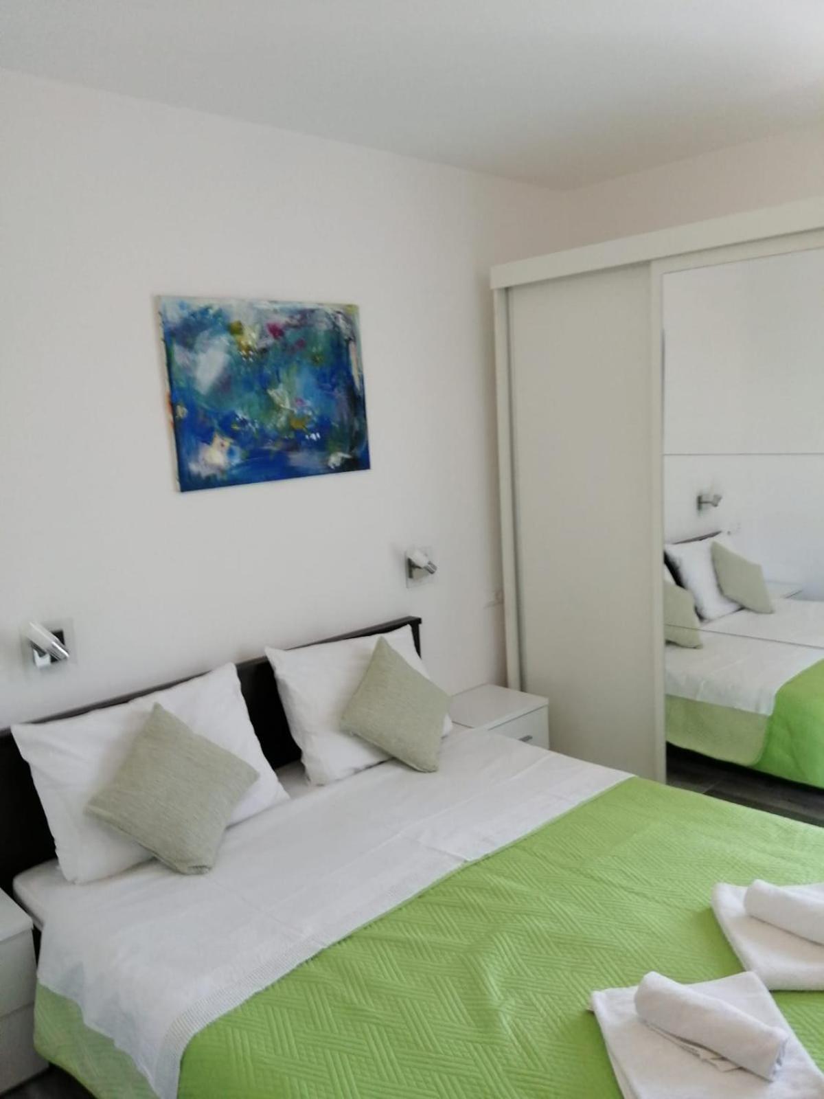 Apartments Vucetic Hvar Town Bagian luar foto