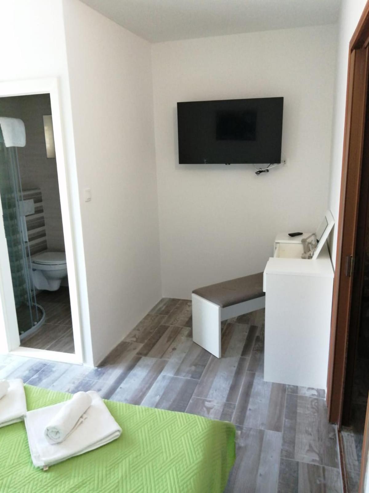 Apartments Vucetic Hvar Town Bagian luar foto