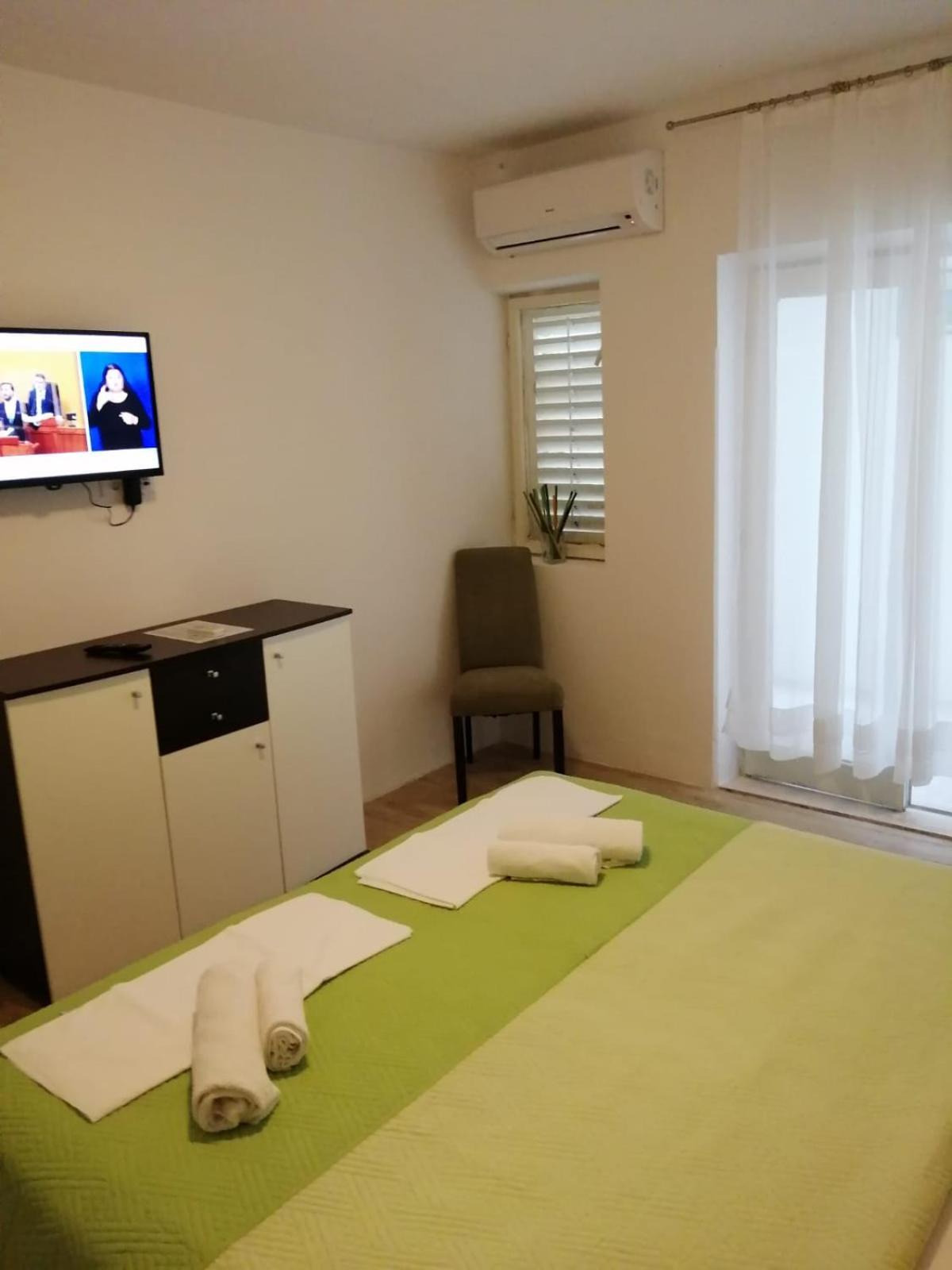 Apartments Vucetic Hvar Town Bagian luar foto