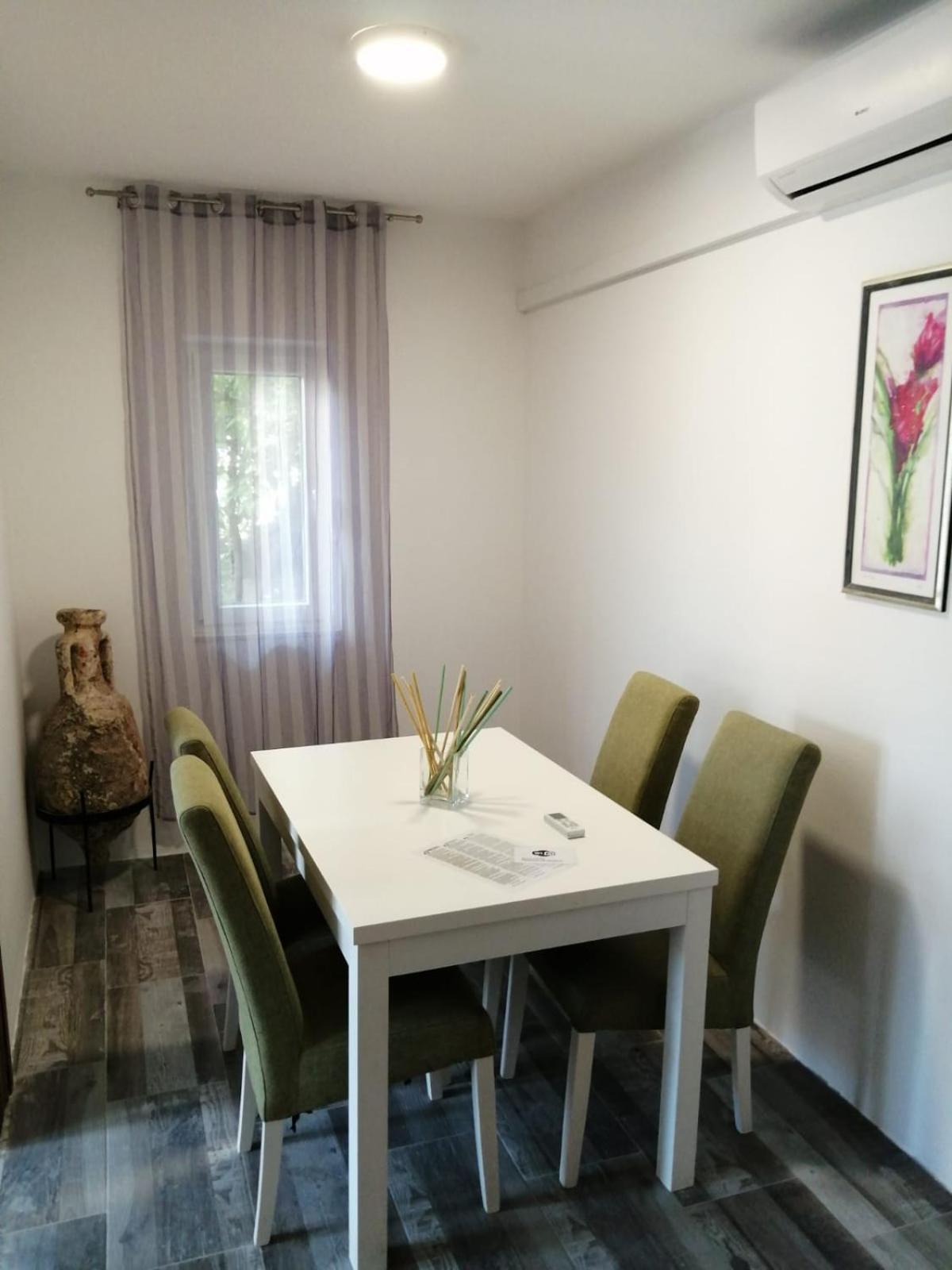 Apartments Vucetic Hvar Town Bagian luar foto